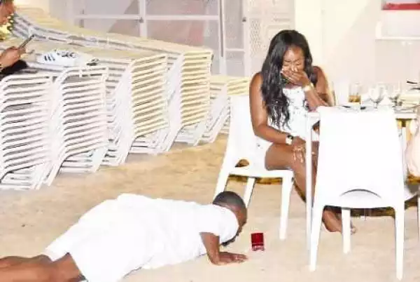 Kabiyesi Bae! Photo of Man Who Prostrated to Propose to His Girlfriend Goes Viral Online